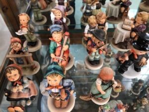 whats it worth hummel figurines